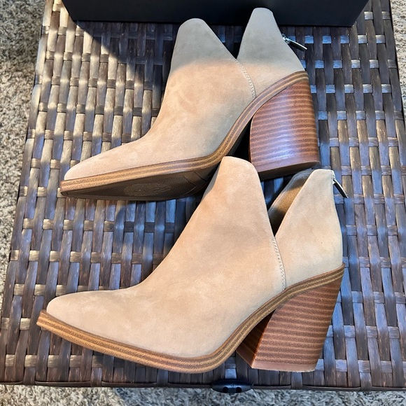 VINCE CAMUTO • Suede/Leather Tan Booties • 7M • - Picture 3 of 9